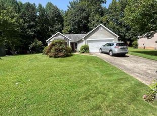 Omolola O.'s grass maintenance service result