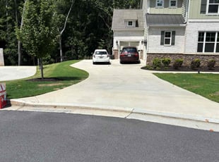 Yolanda J.'s lawn care services service result