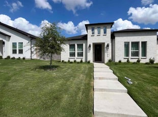 Melanie H.'s grass maintenance service result