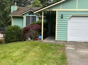 Debra L.'s Bush Trimming service result