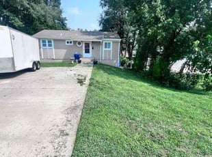 Talaya C.'s lawn care services service result