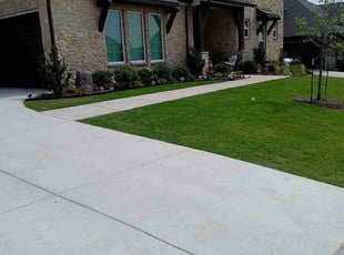 Krista G.'s grass cutting service result