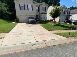 Jillian A.'s lawn maintenance service result