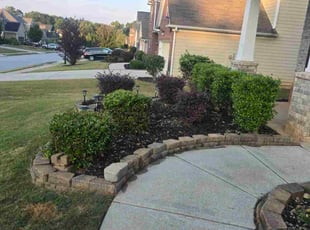 Emily S.'s Flower Bed Weeding service result