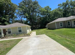 Mamie T.'s grass maintenance service result