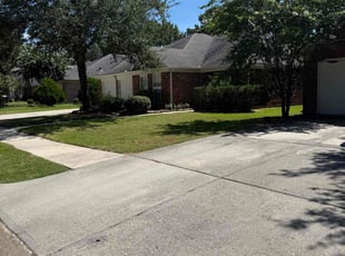 Lillyana L.'s lawn service service result