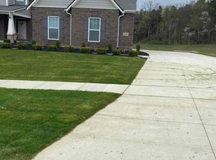 Sherrika A.'s lawn service service result