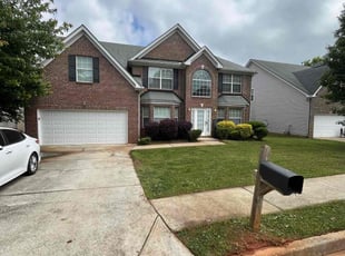 Denise H.'s lawn care services service result