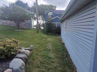 Latia W.'s lawn care services service result