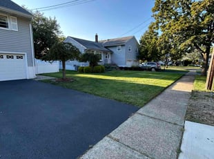 Leandra E.'s lawn maintenance service result
