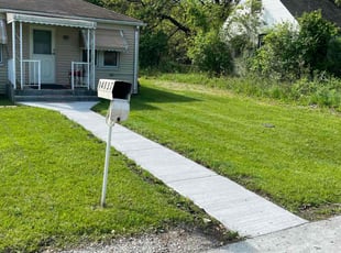 Emily B.'s grass cutting service result