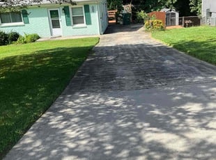 Debbie S.'s lawn care service result