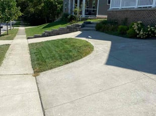 Zackery C.'s lawn care services service result