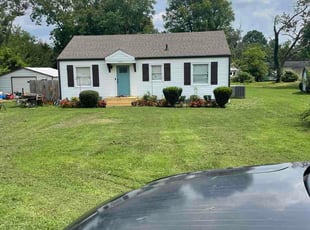Farrett V.'s lawn care services service result