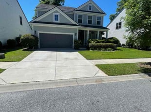 Elaine D.'s grass cutting service result