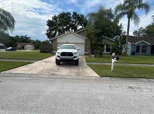 Qiong Z.'s lawn care services service result
