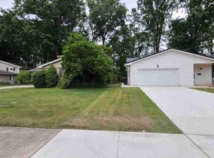Monica C.'s grass cutting service result