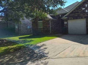 Eva B.'s lawn maintenance service result