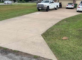 Skye N.'s lawn care services service result