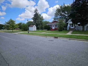 Sonya S.'s grass maintenance service result