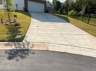 Vikki A.'s lawn care services service result