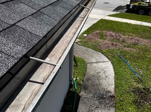 Rayette S.'s Gutter Cleaning service result