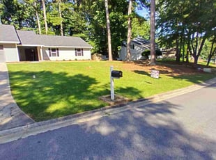 Shantrell J.'s lawn care services service result