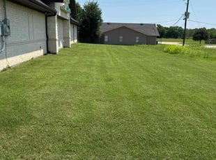 Jennifer R.'s lawn service service result