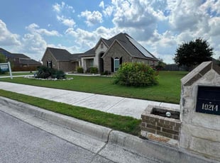 Susanna H.'s lawn care service result