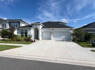 Lana W.'s grass maintenance service result