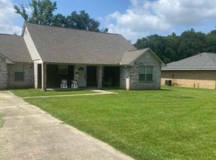 Derrick R.'s lawn maintenance service result