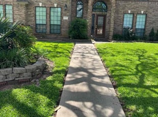 Kim D.'s lawn care service result