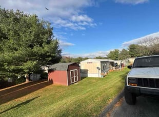 Lisa S.'s lawn care services service result