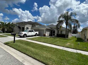Khalida A.'s lawn care services service result