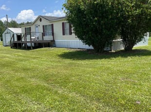 Deanna C.'s lawn care services service result