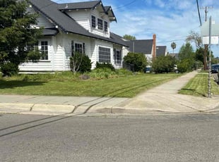 Kenny G.'s grass maintenance service result