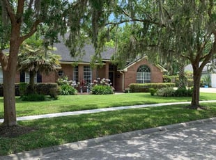 Jen H.'s lawn care services service result