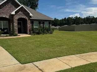 Khalia H.'s lawn maintenance service result