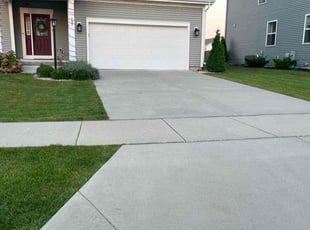Angelica R.'s grass maintenance service result