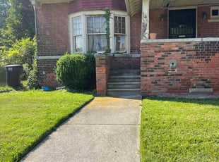 Roslyn W.'s turf care service result