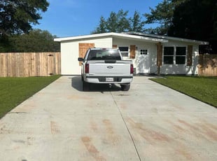 Lori L.'s lawn care services service result