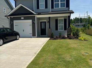 Larisa C.'s grass maintenance service result