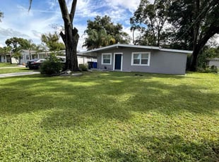Janelle H.'s lawn maintenance service result