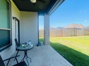 Yiesenia M.'s lawn care service result
