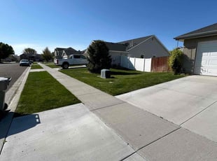 Robyn S.'s grass cutting service result