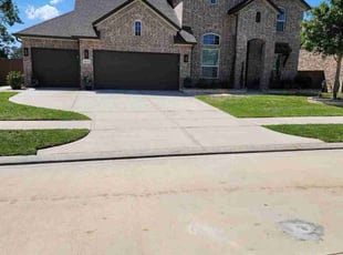 Alexandra S.'s lawn care services service result