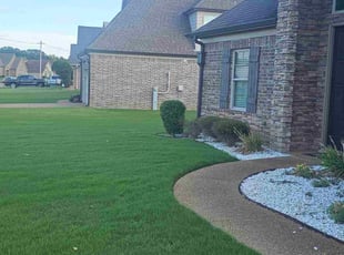 Katharine R.'s Bush Trimming service result