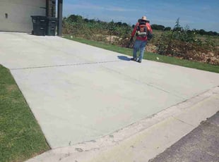 Victoria L.'s grass maintenance service result