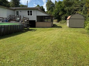 Andrea H.'s lawn maintenance service result