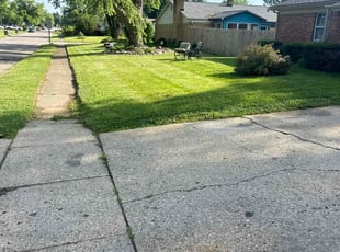 Cinai E.'s lawn maintenance service result
